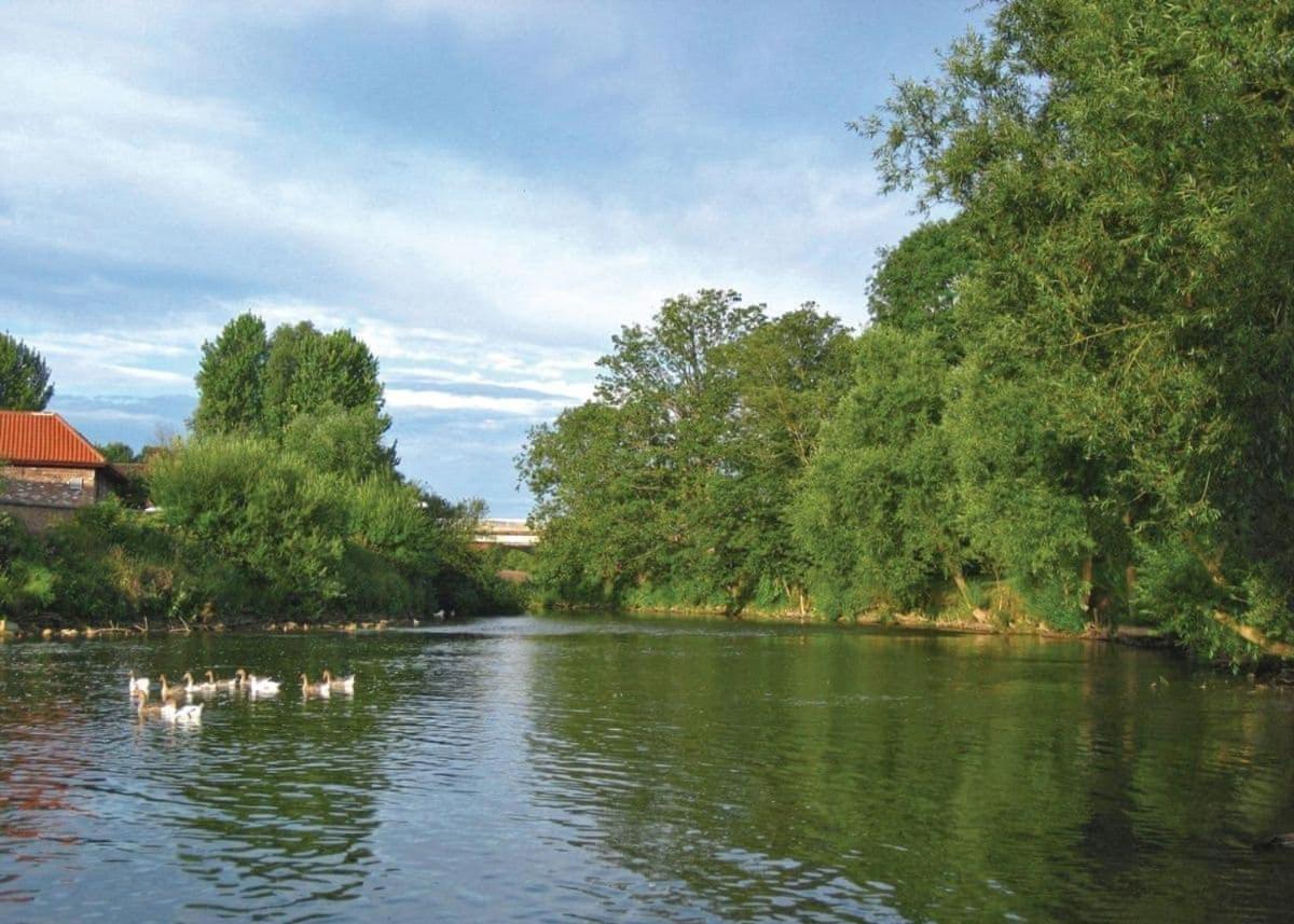 Weir Country Park Ξενοδοχείο Holtby Εξωτερικό φωτογραφία