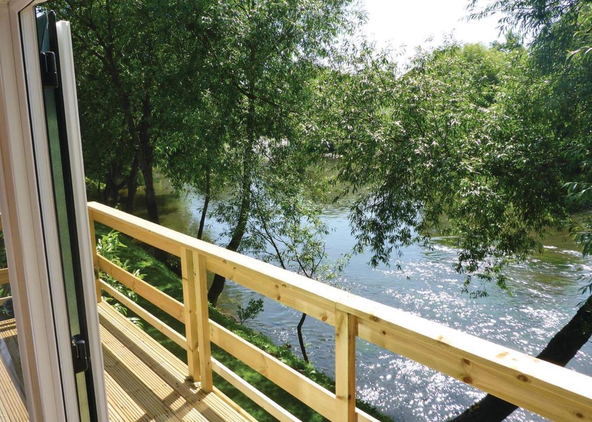 Weir Country Park Ξενοδοχείο Holtby Εξωτερικό φωτογραφία